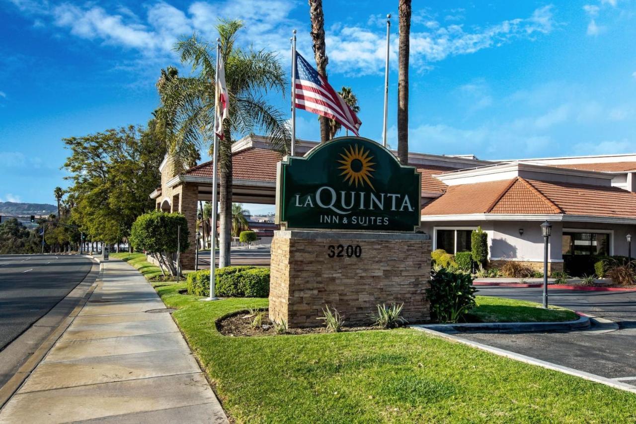 La Quinta By Wyndham Pomona Hotel Exterior foto